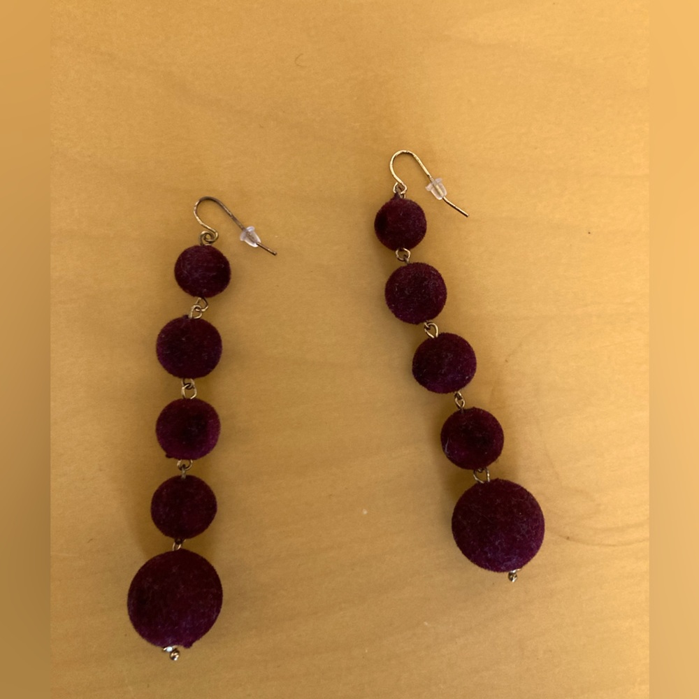 Velvety covered drop ball statement earrings. Maroon / burgundy color.
